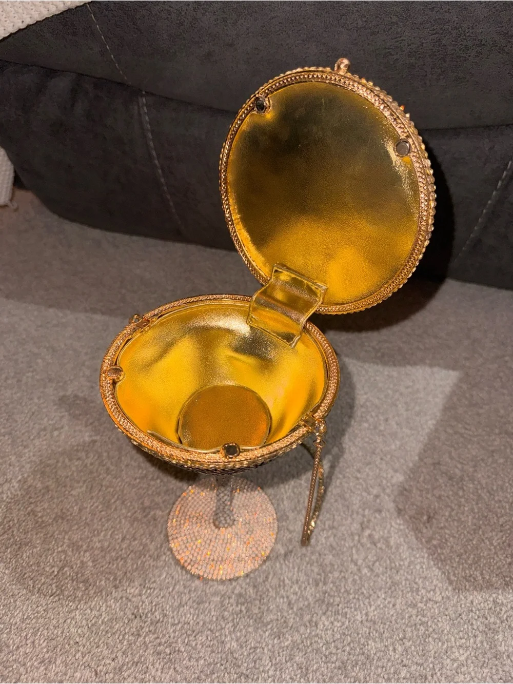 N/A sparkling gold